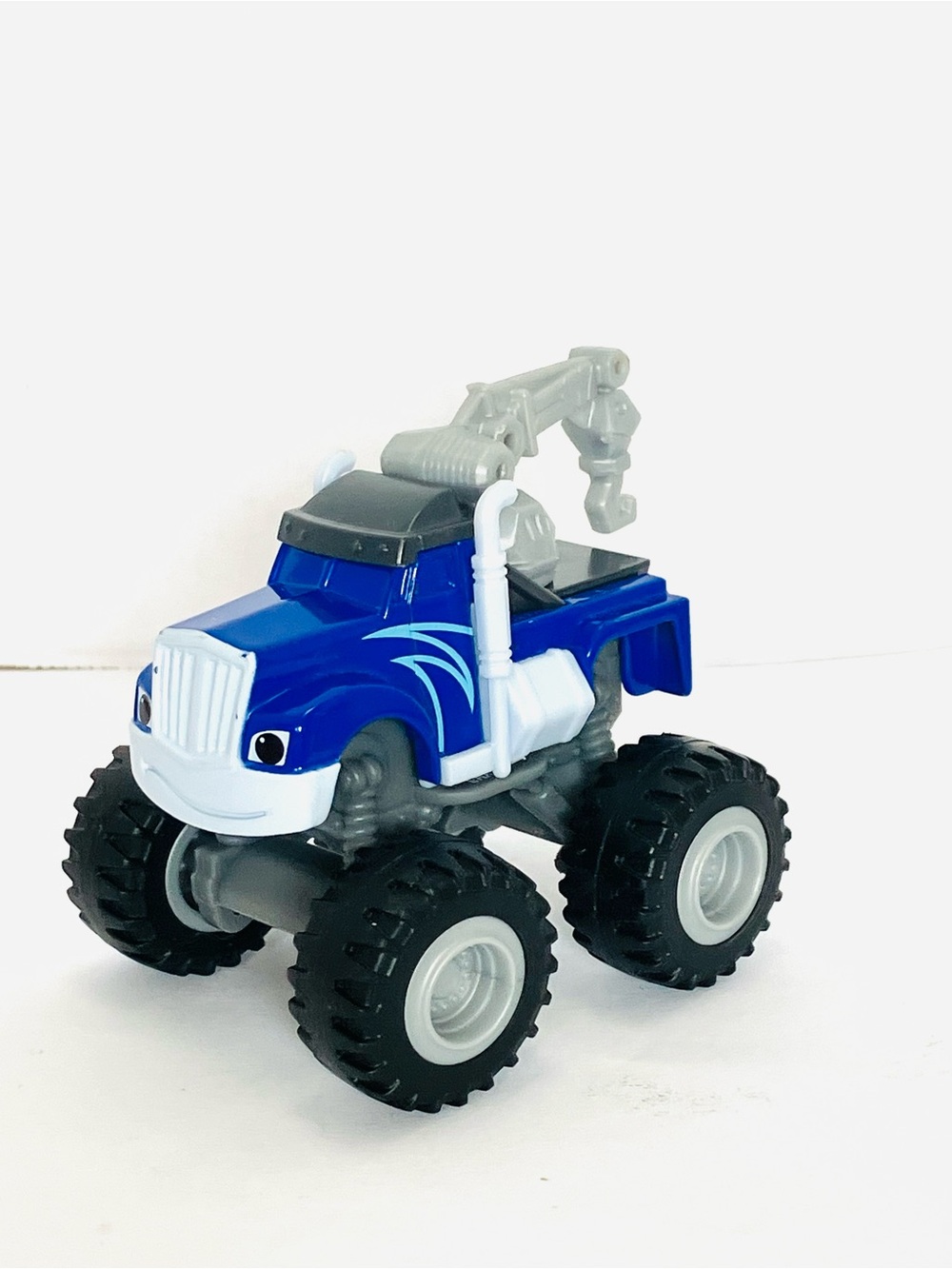 Blaze & The Monster Machines Die Cast Crusher Tow Truck Minor Wear Mattel
